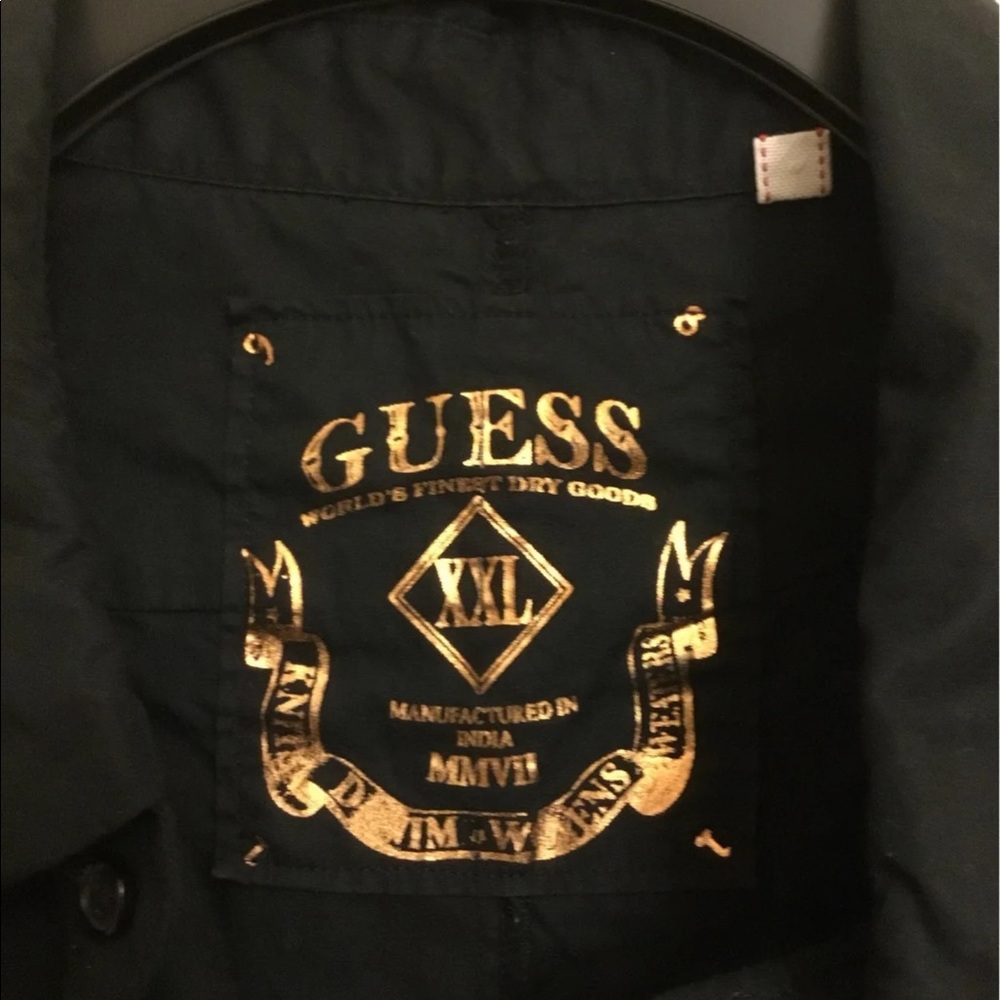 Men’s Guess Button up Top - Picture 5 of 8